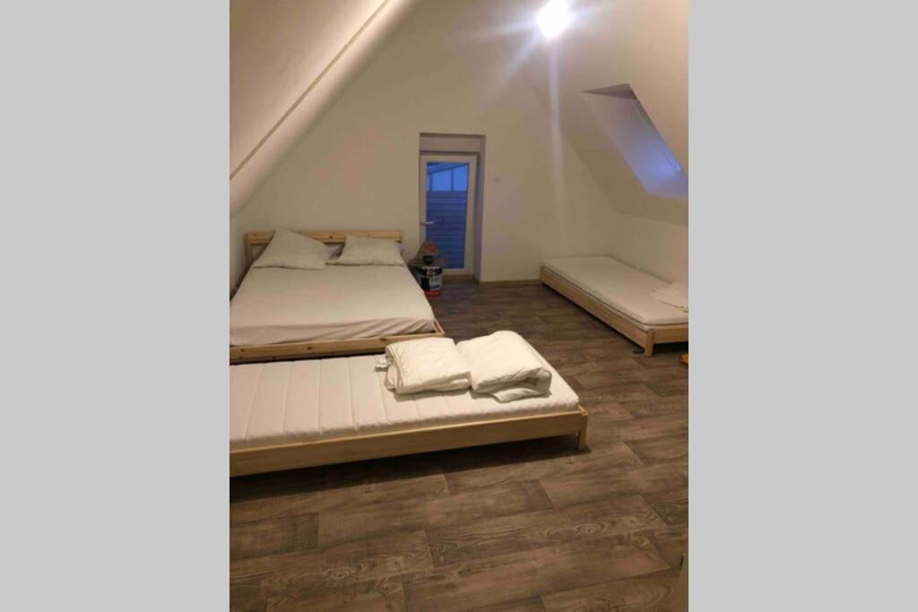 Charmante maison à deux pas de la mer Gouville-sur-Mer Esterno foto