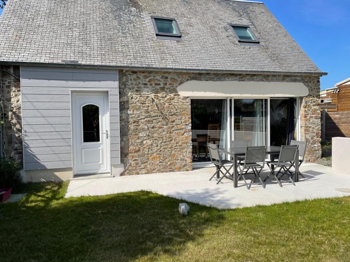 Charmante maison à deux pas de la mer Gouville-sur-Mer Esterno foto